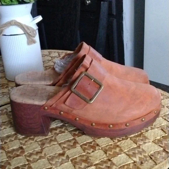 KORK EASE CLOGS - Picture 4 of 12